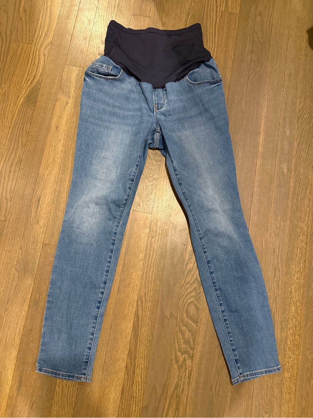 Old Navy Maternity Skinny Jeans with Navy Stretch Panel and Light Blue Denim 8